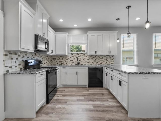 1104 W Elm Street, Denison, TX 75020