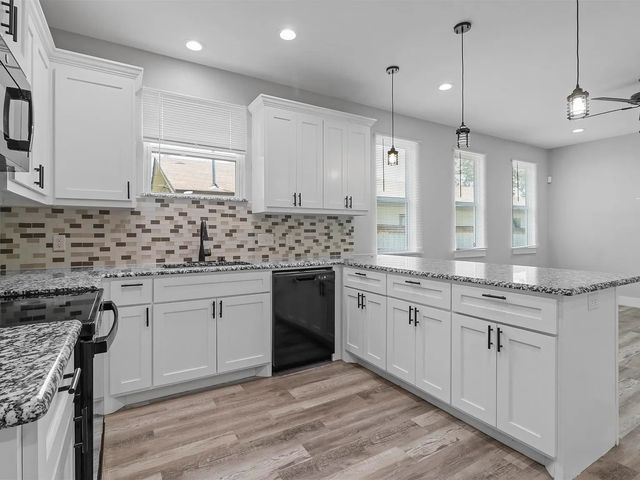 1104 W Elm Street, Denison, TX 75020