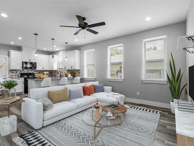 1104 W Elm Street, Denison, TX 75020