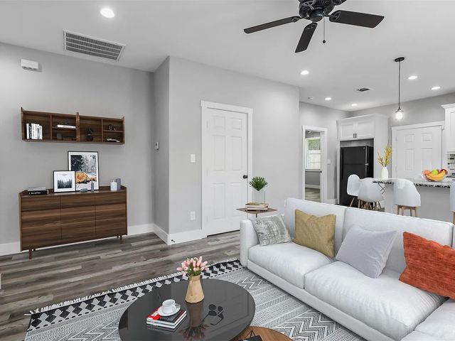 1104 W Elm Street, Denison, TX 75020