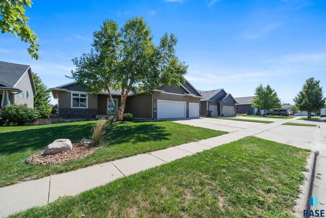 2900 S Statice Ave Avenue, Sioux Falls, SD 57106