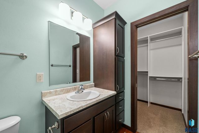 2900 S Statice Ave Avenue, Sioux Falls, SD 57106
