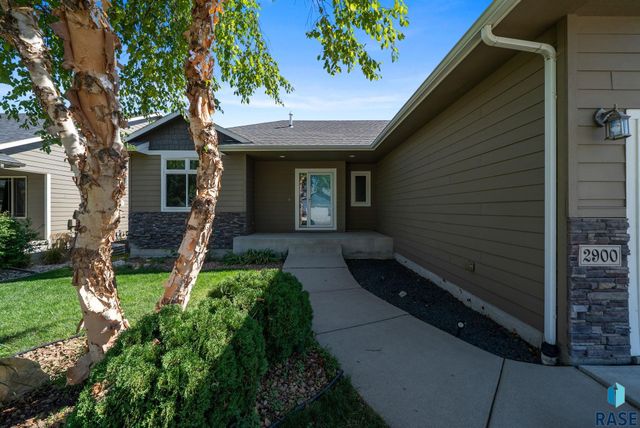2900 S Statice Ave Avenue, Sioux Falls, SD 57106