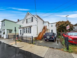 44 Kelvin St, Everett, MA 02149
