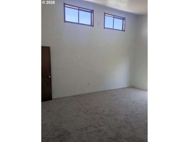 1116 7TH St, Florence, OR 97439