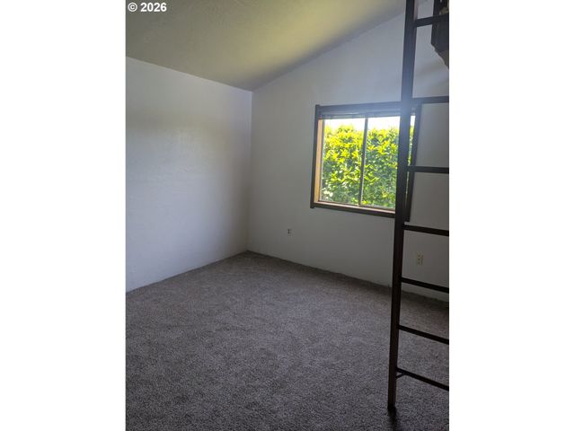 1116 7TH St, Florence, OR 97439