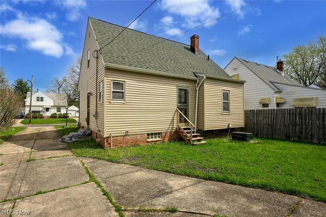 17812 Dalewood Avenue, Maple Heights, OH 44137