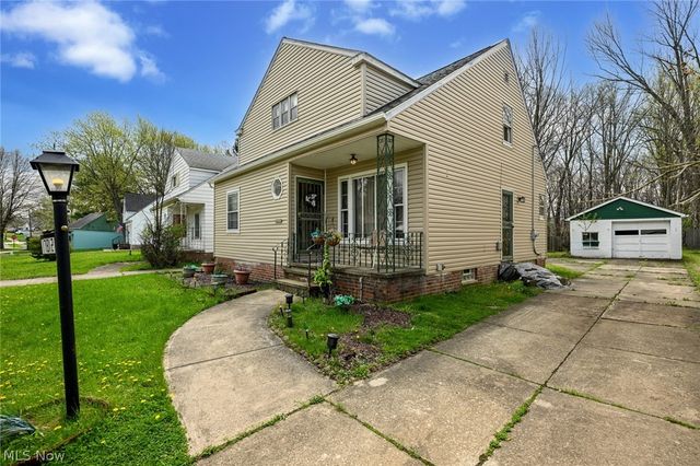 17812 Dalewood Avenue, Maple Heights, OH 44137