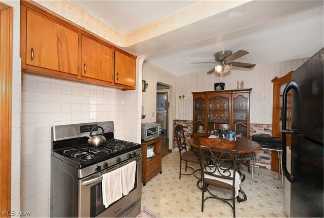 17812 Dalewood Avenue, Maple Heights, OH 44137