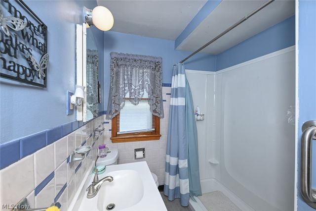 17812 Dalewood Avenue, Maple Heights, OH 44137