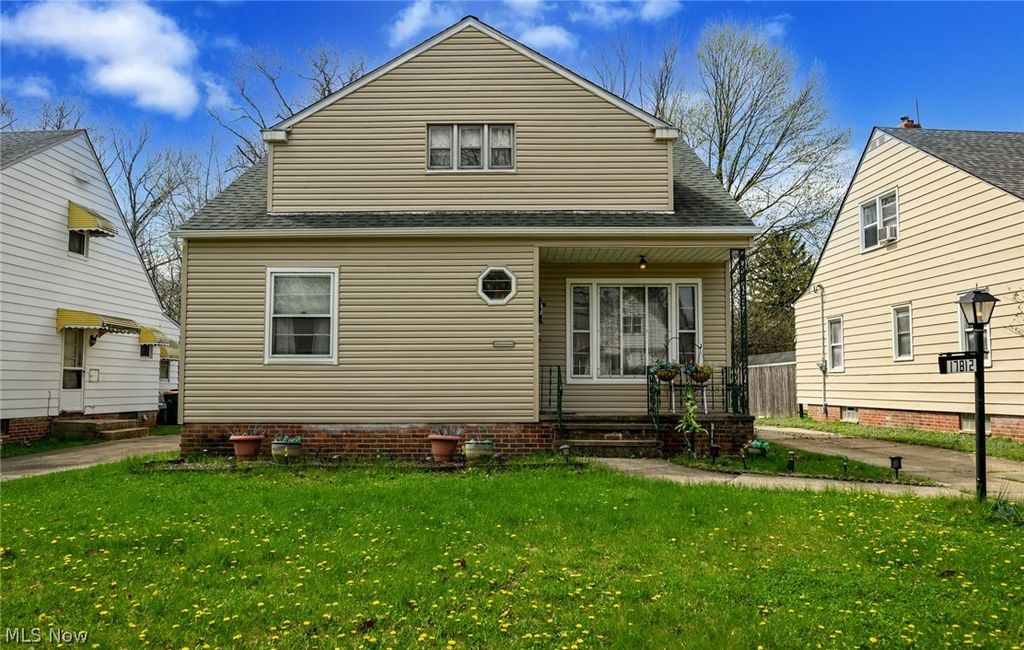 17812 Dalewood Avenue, Maple Heights, OH 44137