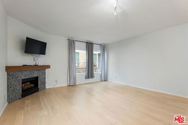 5870 Green Valley Circle 115, Culver City, CA 90230