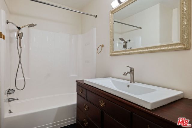 5870 Green Valley Circle 115, Culver City, CA 90230