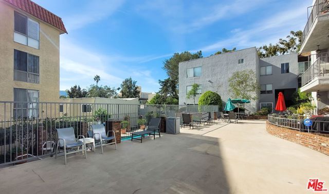 5870 Green Valley Circle 115, Culver City, CA 90230