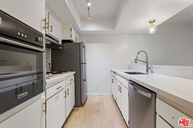 5870 Green Valley Circle 115, Culver City, CA 90230