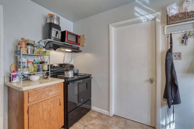 2125 S 97th STREET, West Allis, WI 53227