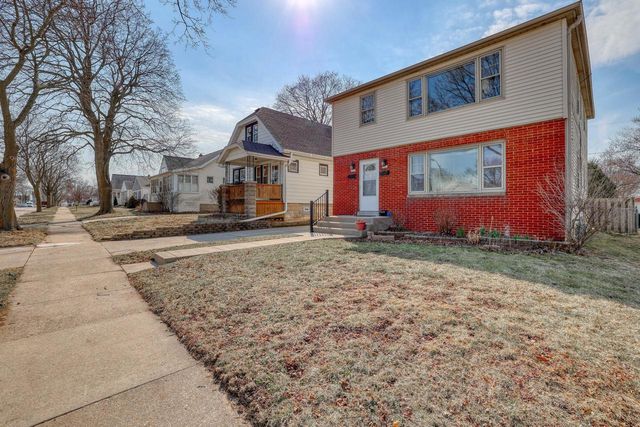 2125 S 97th STREET, West Allis, WI 53227