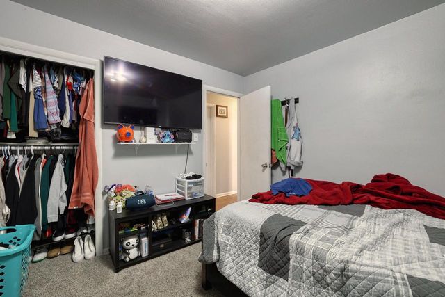 2125 S 97th STREET, West Allis, WI 53227