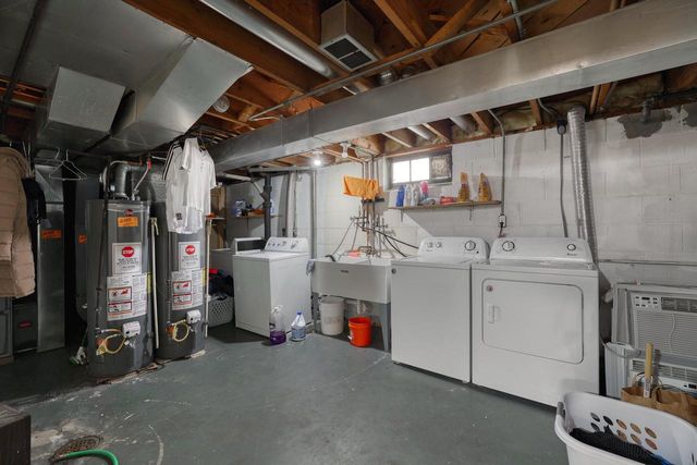 2125 S 97th STREET, West Allis, WI 53227