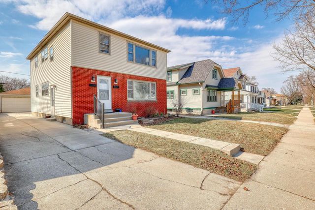 2125 S 97th STREET, West Allis, WI 53227