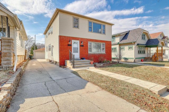 2125 S 97th STREET, West Allis, WI 53227