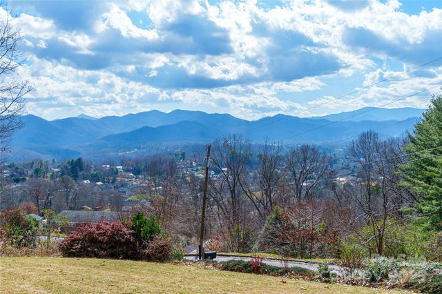 112 Hy Vu Drive, Canton, NC 28716