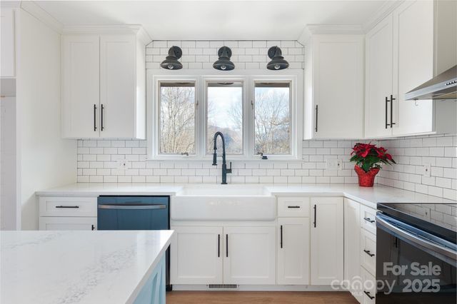 112 Hy Vu Drive, Canton, NC 28716