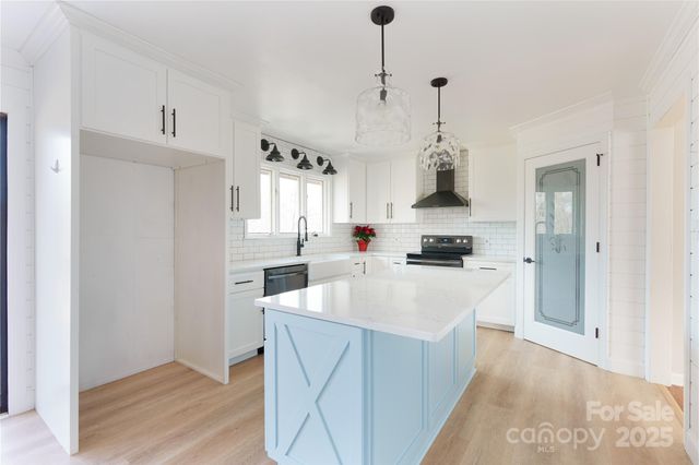 112 Hy Vu Drive, Canton, NC 28716