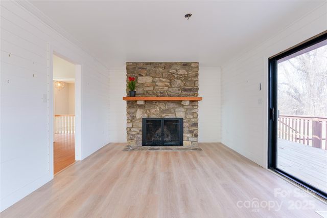 112 Hy Vu Drive, Canton, NC 28716