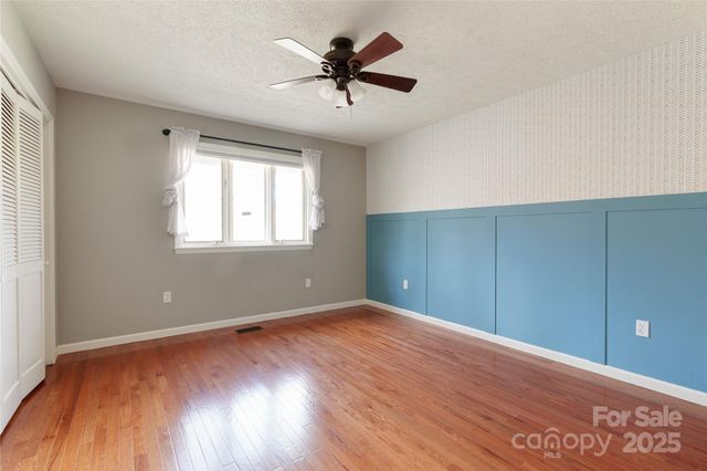 112 Hy Vu Drive, Canton, NC 28716