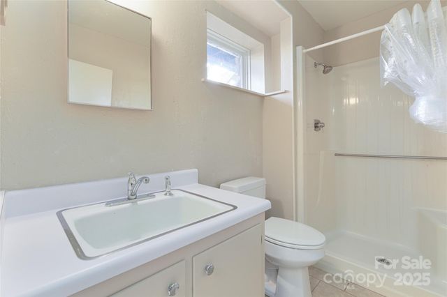 112 Hy Vu Drive, Canton, NC 28716