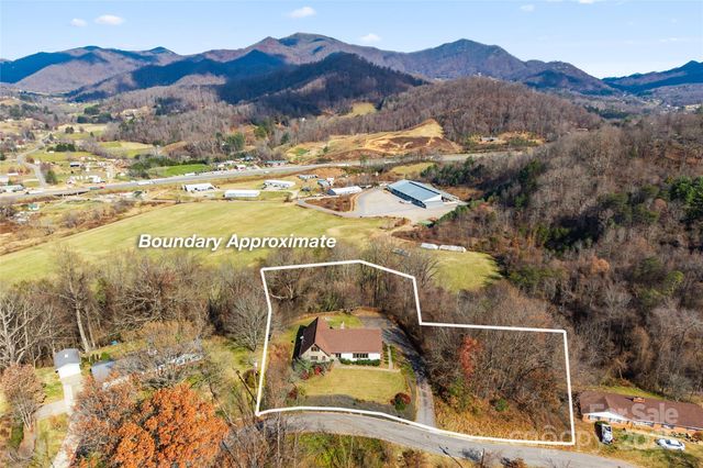 112 Hy Vu Drive, Canton, NC 28716