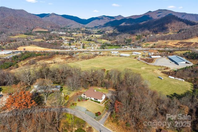 112 Hy Vu Drive, Canton, NC 28716