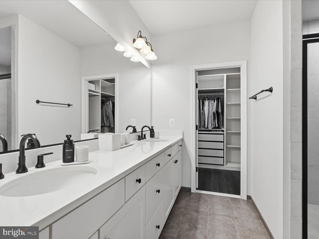 12288 SESSILE CMNS, Fairfax, VA 22030