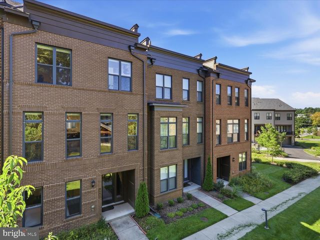 12288 SESSILE CMNS, Fairfax, VA 22030