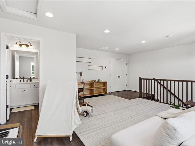 12288 SESSILE CMNS, Fairfax, VA 22030