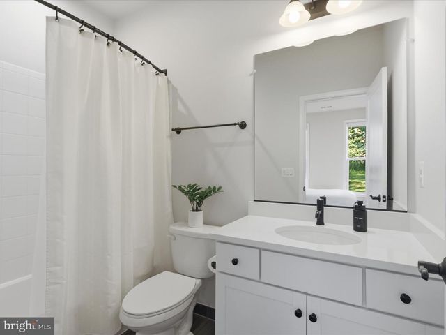 12288 SESSILE CMNS, Fairfax, VA 22030