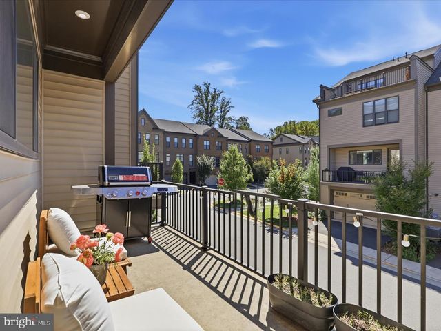 12288 SESSILE CMNS, Fairfax, VA 22030