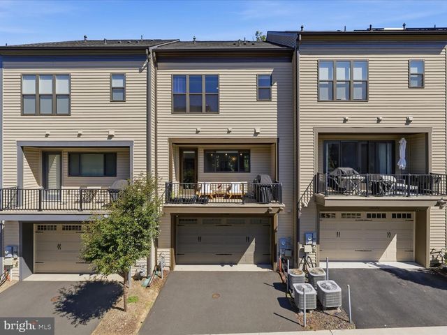 12288 SESSILE CMNS, Fairfax, VA 22030