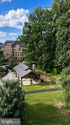 12288 SESSILE CMNS, Fairfax, VA 22030