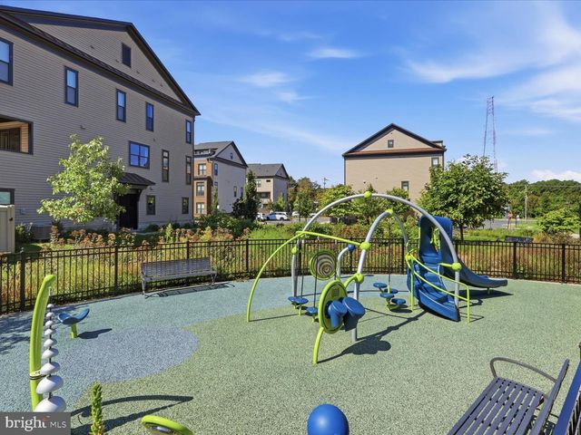 12288 SESSILE CMNS, Fairfax, VA 22030