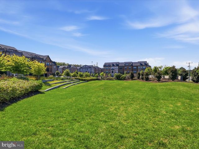12288 SESSILE CMNS, Fairfax, VA 22030