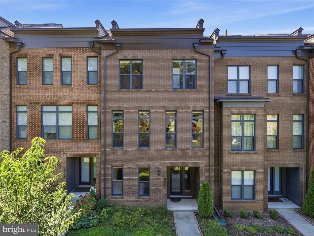 12288 SESSILE CMNS, Fairfax, VA 22030