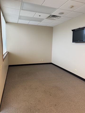 22285 N Pepper Road 100, Barrington, IL 60010