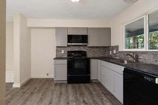 1002 E Red Cedar Circle, The Woodlands, TX 77380