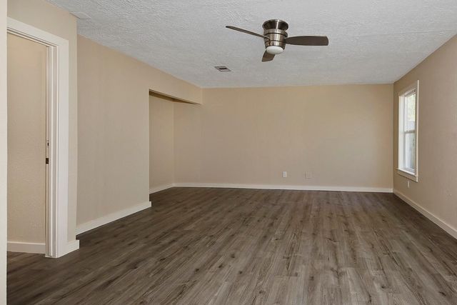 1002 E Red Cedar Circle, The Woodlands, TX 77380