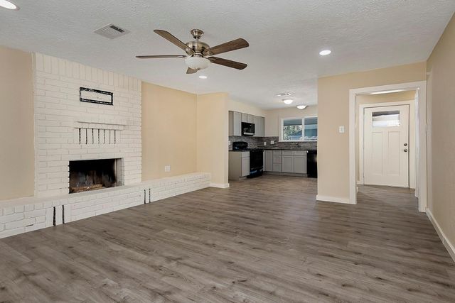 1002 E Red Cedar Circle, The Woodlands, TX 77380