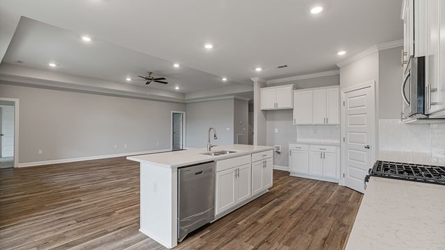 303 Heritage Way, Headland, AL 36345