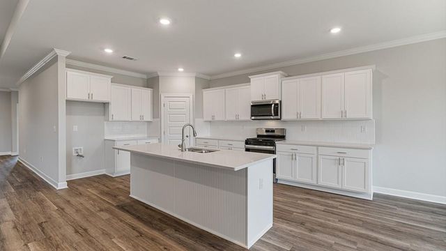 303 Heritage Way, Headland, AL 36345
