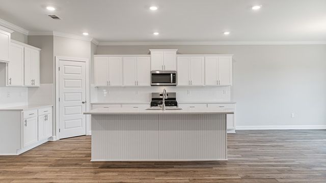 303 Heritage Way, Headland, AL 36345